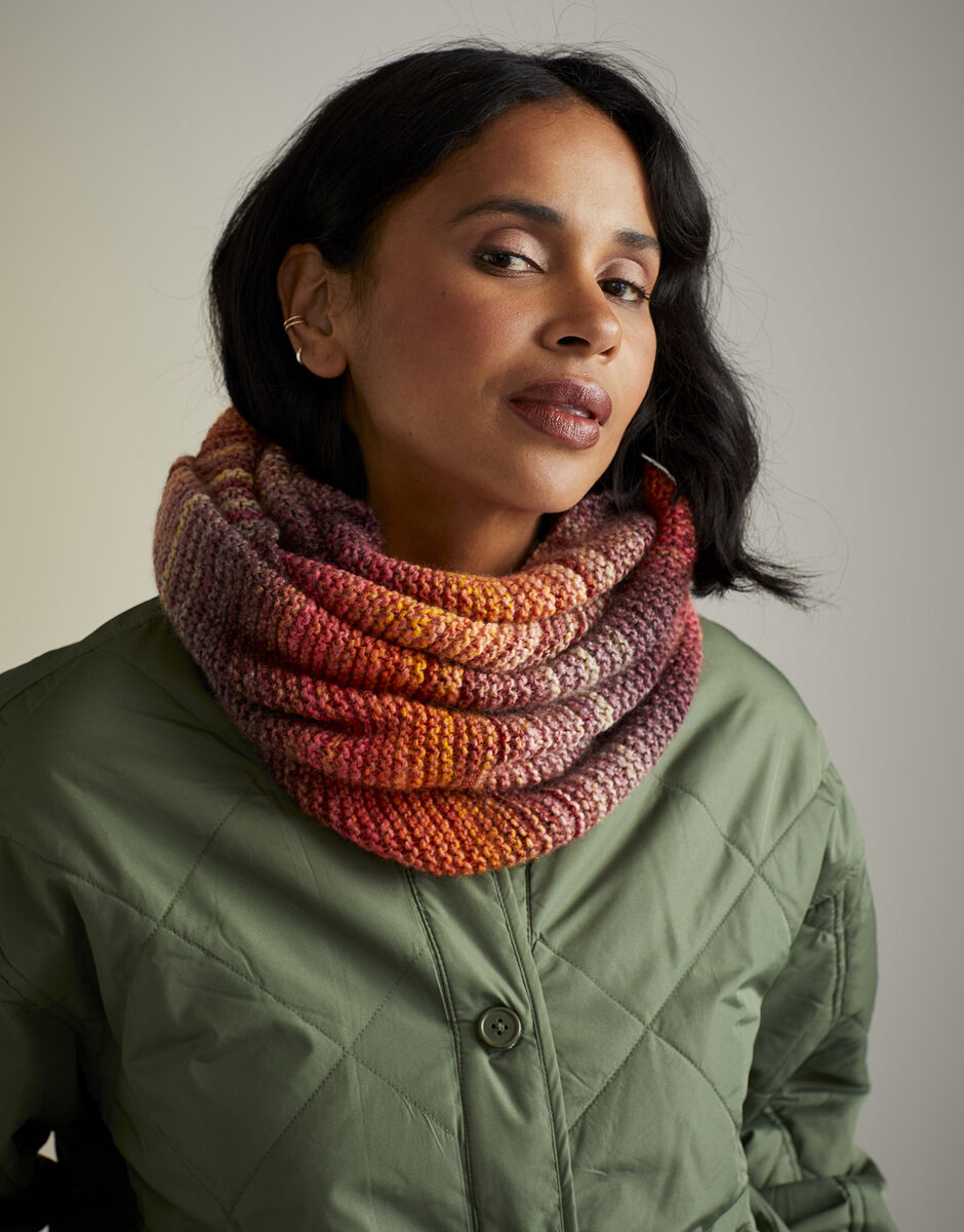 Sirdar 10729 -Sunset Stroll Snood